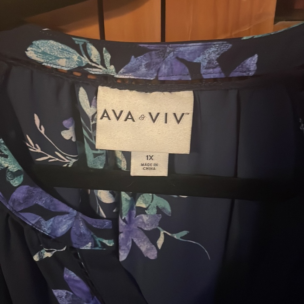 Blouse - Picture 2 of 2